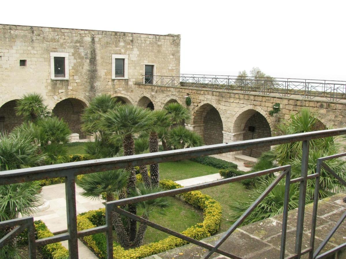 No Tag Urban Hotel Trani Eksteriør billede